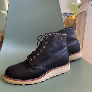 Redwing Women’s Round Toe Boots